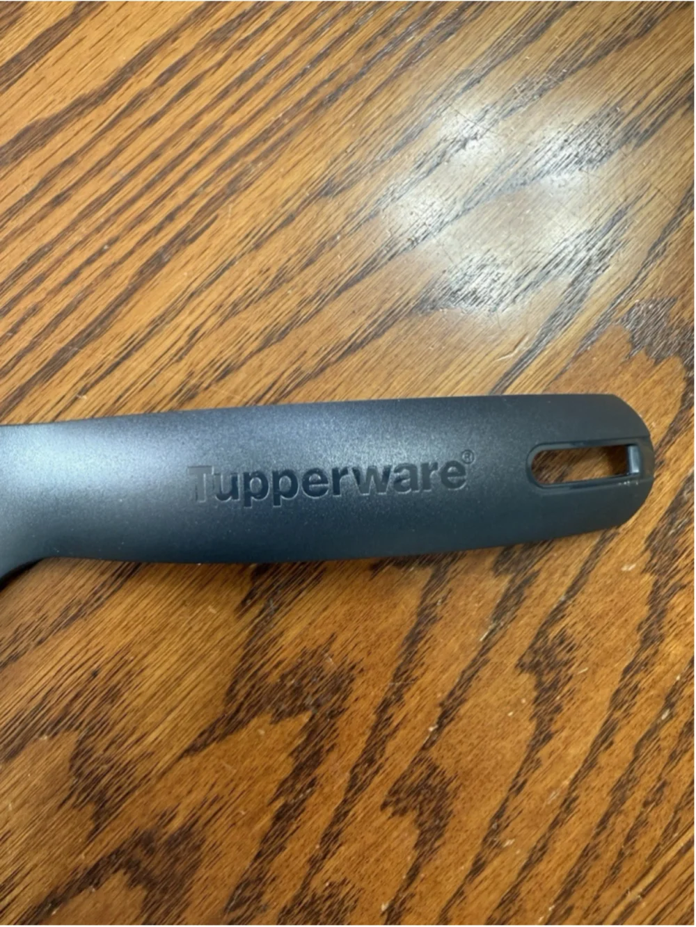 Tupperware cut serve